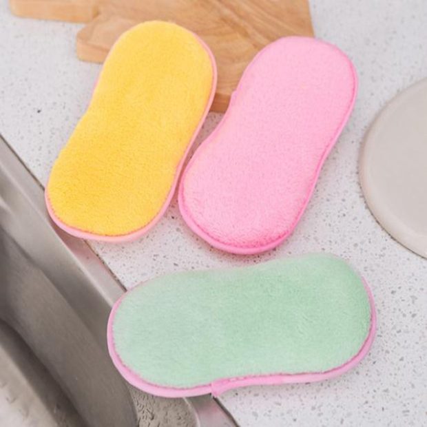 Color double-sided cleaning sponge