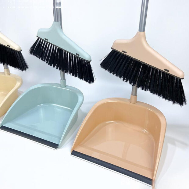 Plastic Soft Broom and Dustpan Set with Iron Handle for Daily Home Cleaning