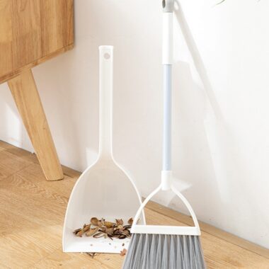 JinhuiDa Japanese-Style Plastic Broom and Dustpan Set for Kids