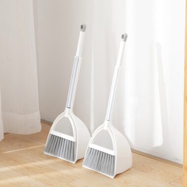 JinhuiDa Japanese-Style Plastic Broom and Dustpan Set for Kids