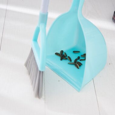 JinhuiDa Japanese-Style Plastic Broom and Dustpan Set for Kids